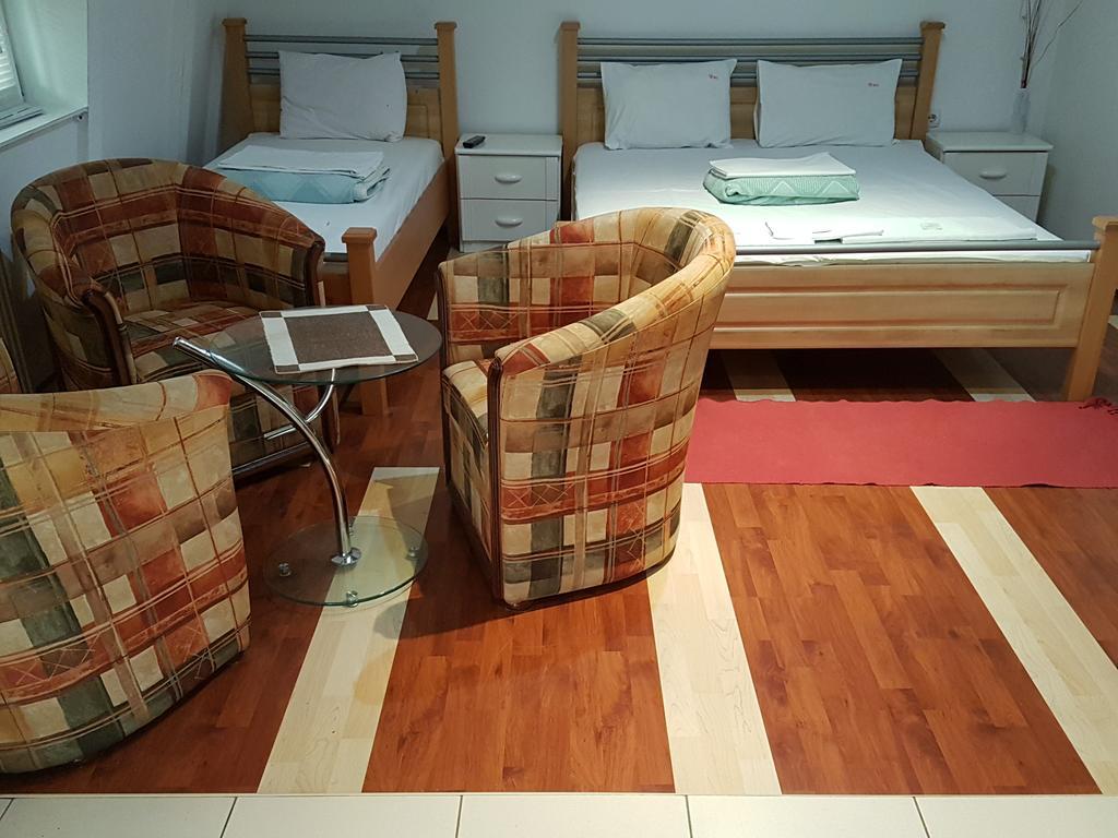 Lira Inn Ni Eksteriør billede